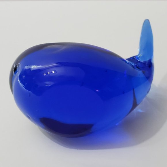 Cobalt Blue Glass Whale Paperweight Blue Art Glass Whale Figure Figurine Decor - Picture 6 of 6